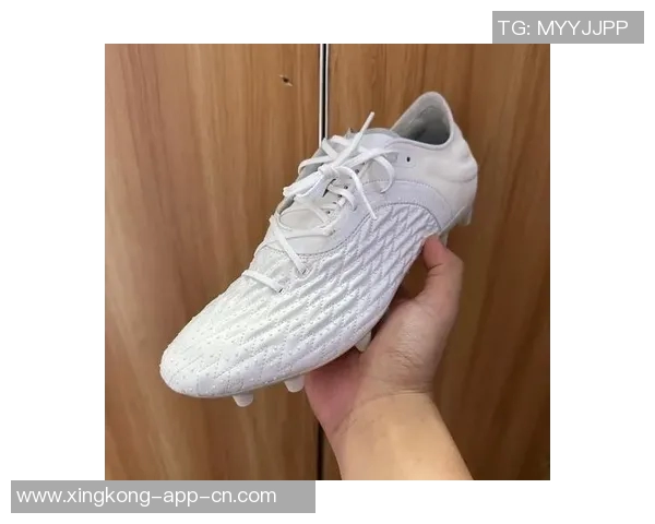 安德玛足球鞋大揭秘 这些顶级球星都在穿 安德玛足球鞋大揭秘 这些顶级球星都在穿